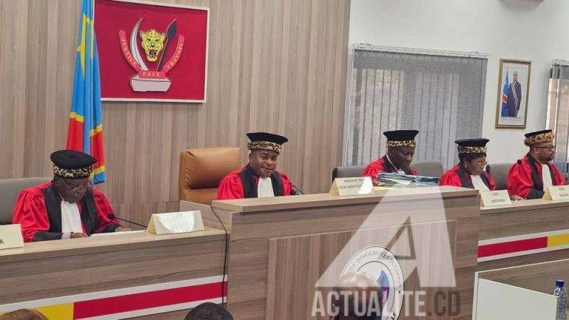 loi référendaire : tshisekedi saisit la cour constitutionnelle avant toute promulgation
