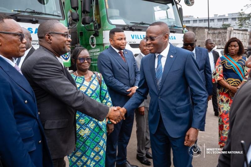 rdc: le ministre daniel mukoko samba évalue le fonctionnement des services urbains à kinshasa