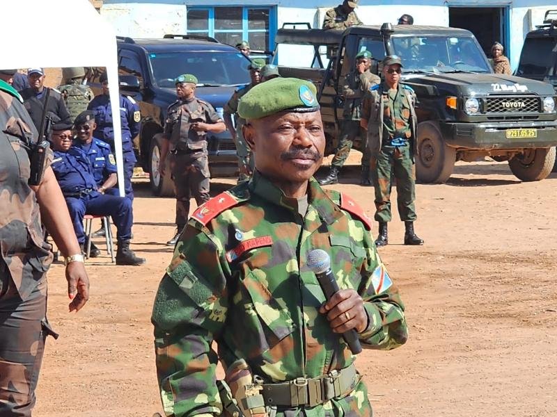 lubumbashi : le général eddy kapend met les troupes de sa zone en état d’alerte face aux menaces sécuritaires