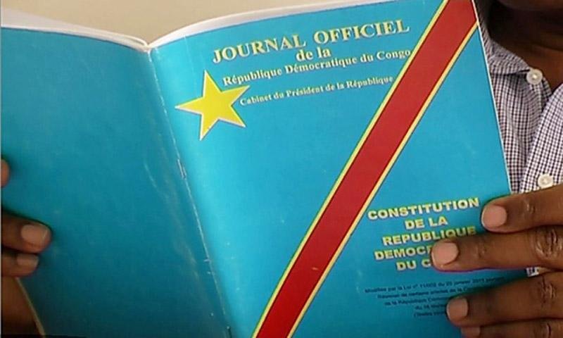 rdc : le professeur auguste mampuya raconte la genèse de la constitution de 2006 et réfute la thèse de la « constitution des belligérants »