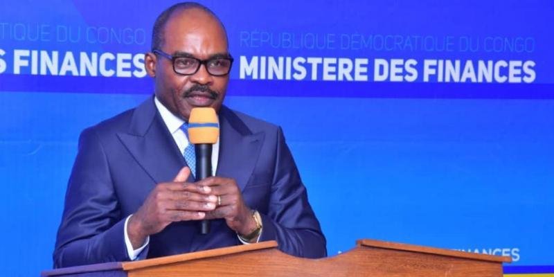 identification, pdl 145t, décentralisation financière : nicolas kazadi répond aux questions du professeur ngondankoy