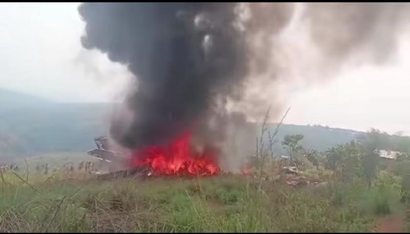crash à kenge : la boîte noire retrouvée et ramenée à kinshasa, les enquêtes se poursuivent