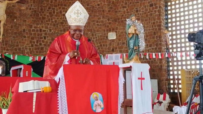 RDC : le cardinal Ambongo dénonce le « désordre au nom de Jésus et de Dieu » dans certaines églises de réveil rdc : le cardinal ambongo dénonce le « désordre au nom de jésus et de dieu » dans certaines églises de réveil