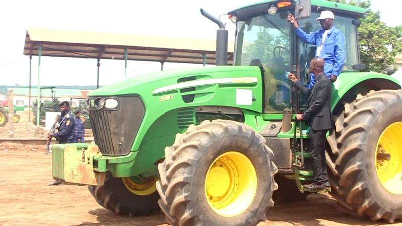 rdc : muhindo nzangi lance la campagne agricole 2026 2027 à nkuadi, au kasaï oriental